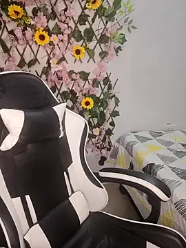 KasumiSophia online show from April 16, 2026, 12:17 pm