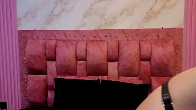 ValeryMorales online show from February 15, 2026, 7:51 am