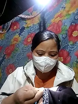 Snapshot of felicity_chloe chatting on January 31, 2026, 9:35 pm felicity chloe online show from January 31, 2026, 9:35 pm