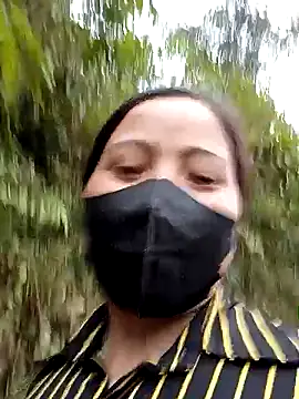 Snapshot of felicity_chloe chatting on February 6, 2026, 12:37 am felicity chloe online show from February 6, 2026, 12:37 am