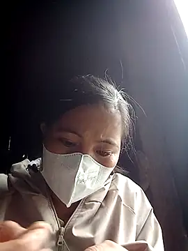 Snapshot of felicity_chloe chatting on February 19, 2026, 8:32 am felicity chloe online show from February 19, 2026, 8:32 am