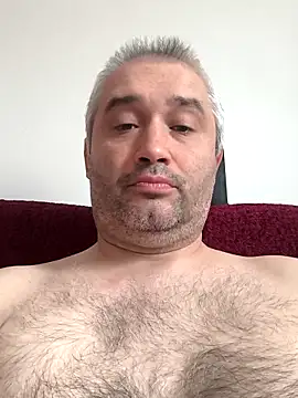 Olomoucak1982 online show from April 21, 2026, 8:09 am