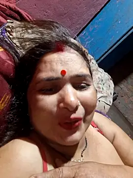 Your-shreya143 online show from May 10, 2026, 8:14 pm