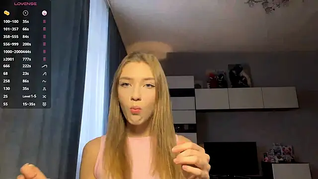 Snapshot of AveryBerkson chatting on December 16, 2025, 8:19 am AveryBerkson online show from December 16, 2025, 8:19 am