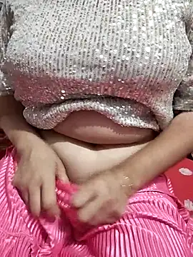 hottyrose69 online show from April 13, 2026, 3:17 pm