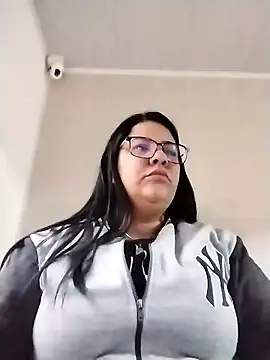 Carameloswing1 online show from January 7, 2026, 1:24 pm