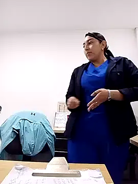 Snapshot of Valeria_montana_ chatting on January 7, 2026, 2:41 pm Valeria montana online show from January 7, 2026, 2:41 pm