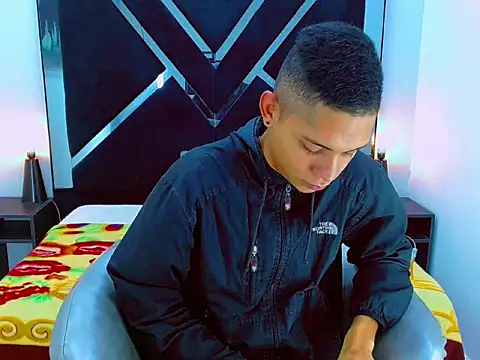 Axel Marcu online show from December 21, 2025, 2:24 pm