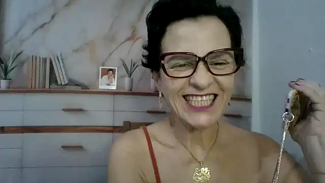 Snapshot of Luna-Hot0802 chatting on March 26, 2026, 2:00 pm Luna-Hot0802 online show from March 26, 2026, 2:00 pm