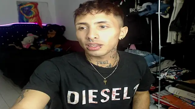 Snapshot of wallewe chatting on December 4, 2025, 6:49 pm wallewe online show from December 4, 2025, 6:49 pm