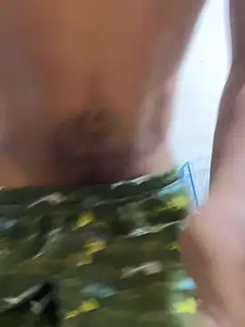 Snapshot of maxI_dick33 chatting on February 20, 2026, 10:43 pm maxI dick33 online show from February 20, 2026, 10:43 pm