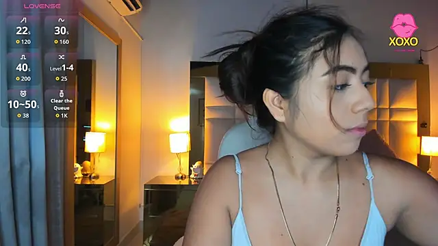 Zoei Moon online show from March 24, 2026, 7:08 pm