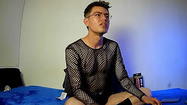 Snapshot of nicolatinboy chatting on February 7, 2026, 9:18 pm nicolatinboy online show from February 7, 2026, 9:18 pm