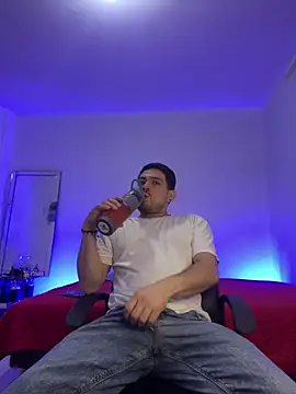 williamsmiiths16 online show from April 20, 2026, 10:07 am