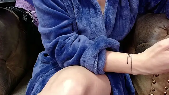 Snapshot of LunaTikka chatting on January 14, 2026, 11:53 pm LunaTikka online show from January 14, 2026, 11:53 pm