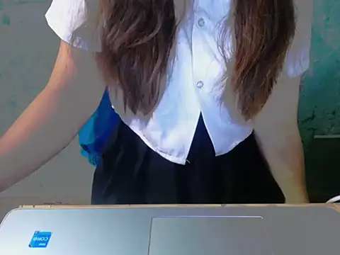 Snapshot of maian_love chatting on April 7, 2026, 7:36 pm maian love online show from April 7, 2026, 7:36 pm