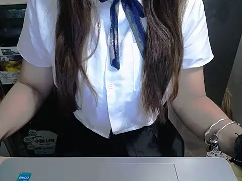 Snapshot of maian_love chatting on May 8, 2026, 7:19 pm maian love online show from May 8, 2026, 7:19 pm