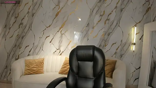 MadisonKane online show from April 12, 2026, 11:15 am