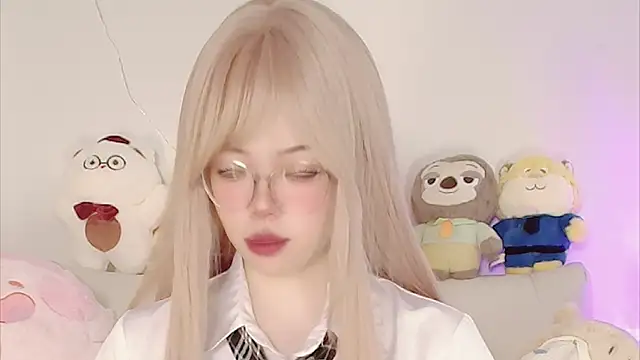 Snapshot of Miyeoonn chatting on January 13, 2026, 2:39 am Miyeoonn online show from January 13, 2026, 2:39 am