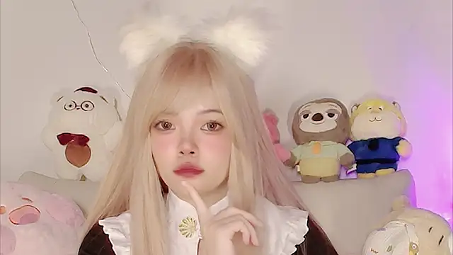 Snapshot of Miyeoonn chatting on January 13, 2026, 2:44 pm Miyeoonn online show from January 13, 2026, 2:44 pm