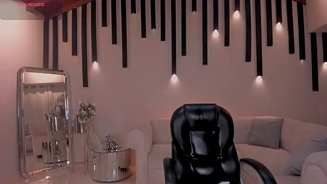 ChloeManson online show from February 6, 2025, 2:55 am