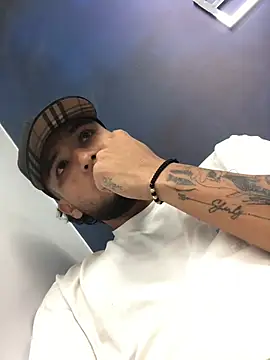 Snapshot of modeloxtz chatting on February 18, 2026, 1:12 am modeloxtz online show from February 18, 2026, 1:12 am