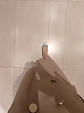 Baby-Linh online show from March 11, 2026, 5:57 am