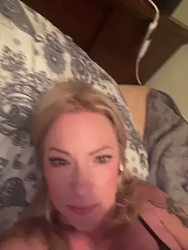 Snapshot of sinfulsara chatting on December 5, 2025, 6:11 am sinfulsara online show from December 5, 2025, 6:11 am