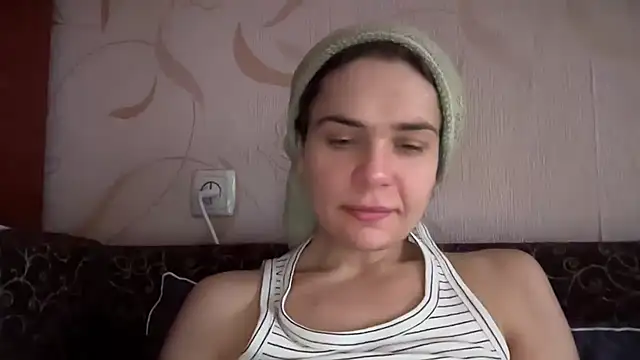 Snapshot of MALVINA0077 chatting on December 19, 2025, 9:16 am MALVINA0077 online show from December 19, 2025, 9:16 am