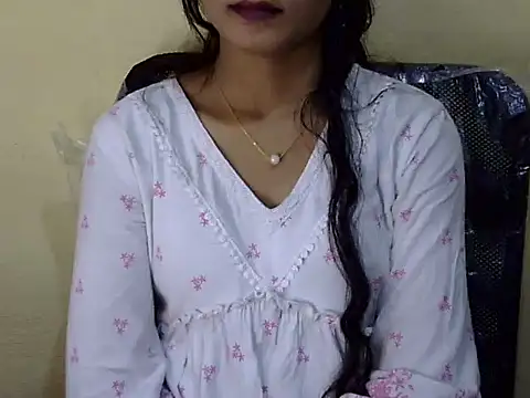 Snapshot of Shab_M chatting on February 4, 2026, 9:26 am Shab M online show from February 4, 2026, 9:26 am