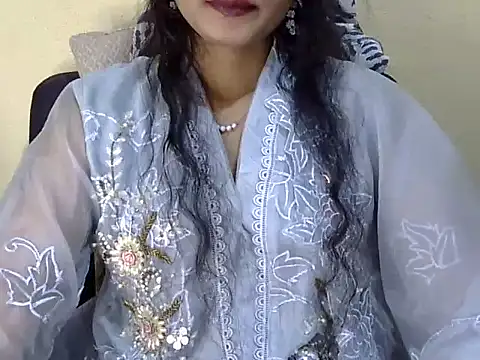 Snapshot of Shab_M chatting on February 6, 2026, 6:40 am Shab M online show from February 6, 2026, 6:40 am