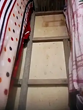 sweet candy52 online show from December 18, 2025, 7:31 pm