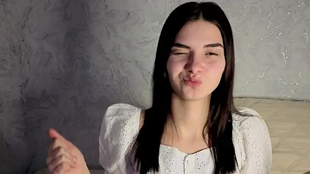 Laura Sunday online show from March 10, 2026, 12:32 pm