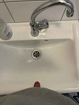 Dodo2223 online show from February 16, 2026, 7:59 am