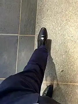 boyfromMum bai online show from April 14, 2026, 9:37 am