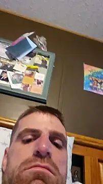 Legtrembler1 online show from April 22, 2026, 2:40 pm