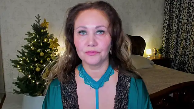 MilaUrban online show from December 23, 2025, 3:37 am