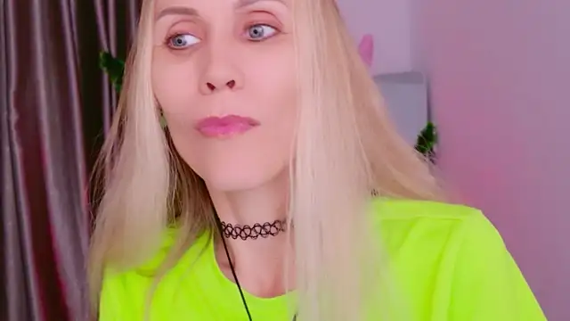 betty xoxoo online show from December 15, 2025, 8:40 am