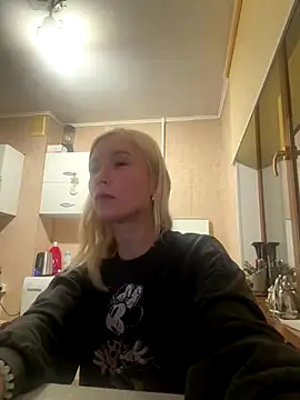 Snapshot of KisJeni chatting on December 4, 2025, 6:05 pm KisJeni online show from December 4, 2025, 6:05 pm