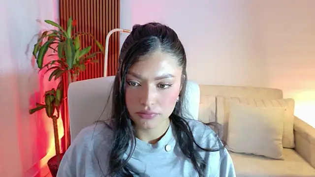 Snapshot of victoria___moon chatting on December 20, 2025, 1:18 pm victoria moon online show from December 20, 2025, 1:18 pm