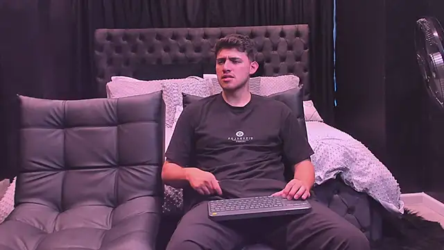 big  friends online show from April 25, 2026, 7:55 pm