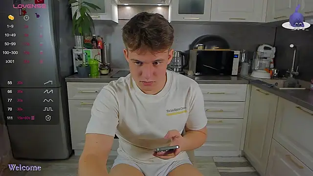 Snapshot of fruitninjaga chatting on December 17, 2025, 10:54 am fruitninjaga online show from December 17, 2025, 10:54 am