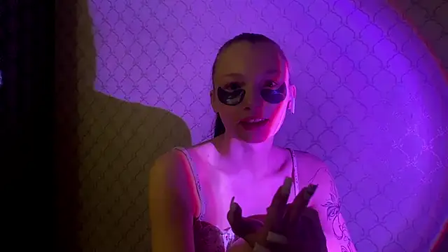 Cleonoth2o online show from February 9, 2026, 6:56 pm