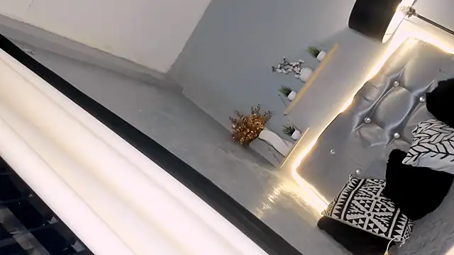 TsBlackHORSECOCKcalix online show from April 19, 2026, 6:21 pm