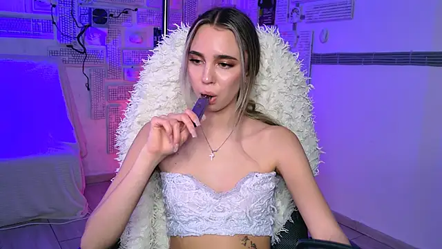 KimPorins online show from March 18, 2026, 4:54 pm