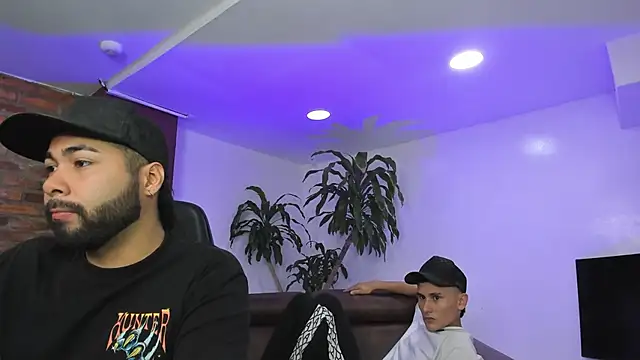 Snapshot of HotThreesoome chatting on December 14, 2025, 1:16 pm HotThreesoome online show from December 14, 2025, 1:16 pm