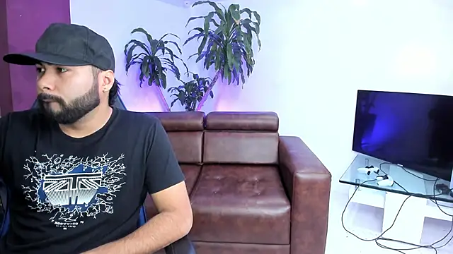 Snapshot of HotThreesoome chatting on December 17, 2025, 12:55 pm HotThreesoome online show from December 17, 2025, 12:55 pm