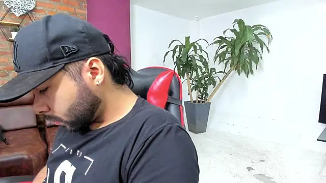 Snapshot of HotThreesoome chatting on January 17, 2026, 1:05 pm HotThreesoome online show from January 17, 2026, 1:05 pm