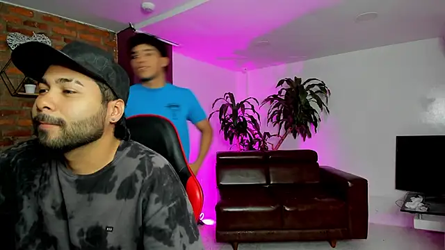 Snapshot of HotThreesoome chatting on February 7, 2026, 12:20 pm HotThreesoome online show from February 7, 2026, 12:20 pm