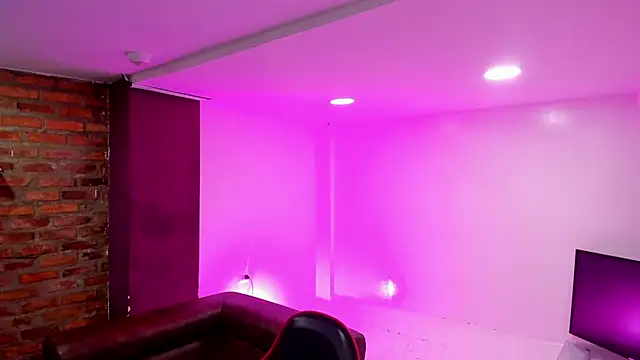 Snapshot of HotThreesoome chatting on February 13, 2026, 12:12 pm HotThreesoome online show from February 13, 2026, 12:12 pm